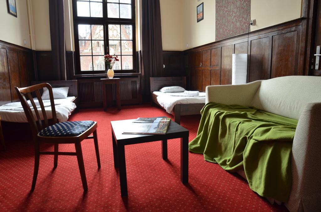 Hostel The One
