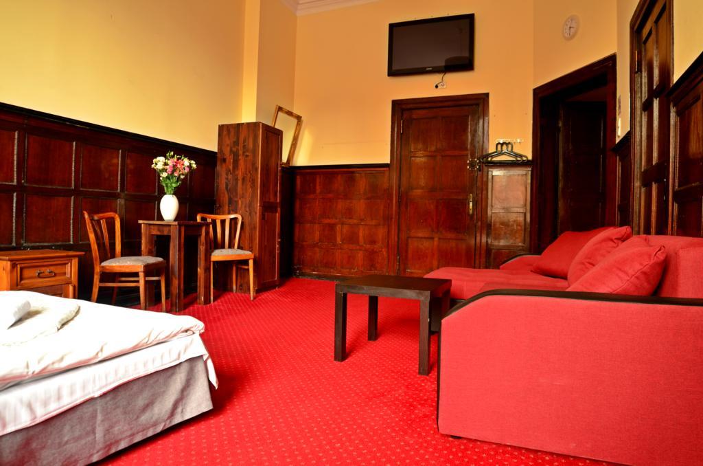 Hostel The One *