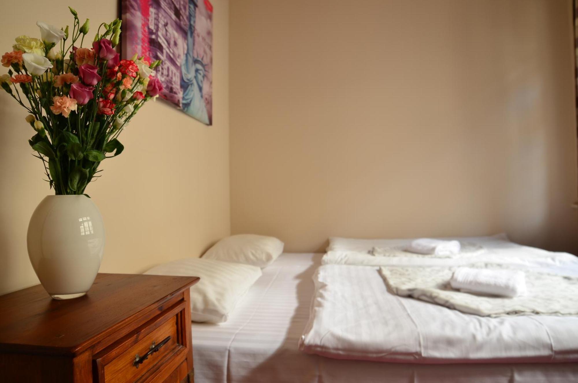 Hostel The One *